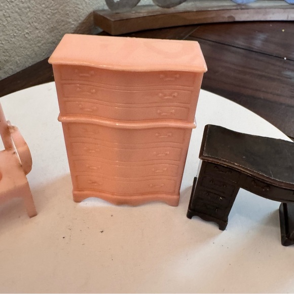 Vintage plastic dollhouse furniture dresser chair and desk - Picture 2 of 6